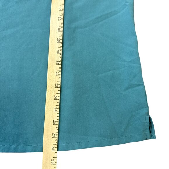 FIGS Technical Collection Women's sz XL Green V-Neck Top Pocket Scrubs FW1000 - Picture 7 of 10